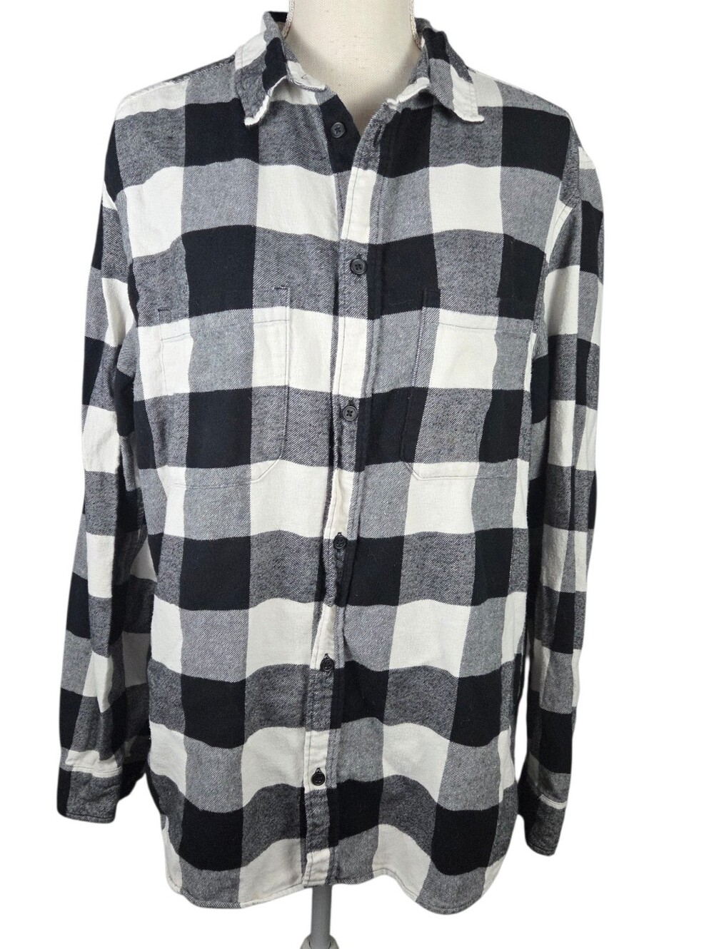 H&M Plaid Button Up Shirt Mens Medium Black & White -Long Sleeve -Collared